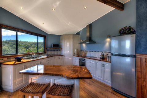 Mayakitana - Overlooking The Golf Course - Tourism TAS 2