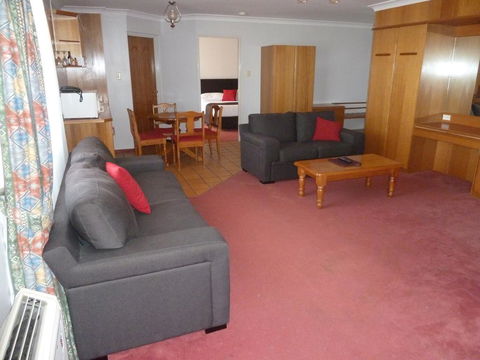 McNevins Warwick Motel - Tourism TAS 1