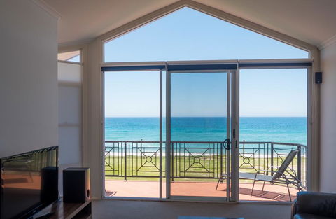 Meridian Beachside Apartments - Hobart Tourism 0
