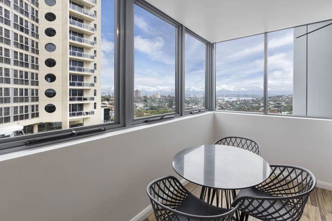Meriton Suites Bondi Junction - Tourism TAS 3