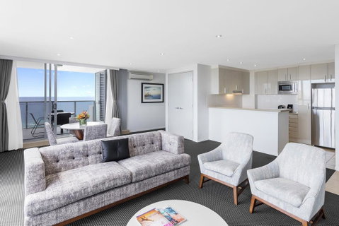 Meriton Suites Broadbeach - Tourism TAS 3