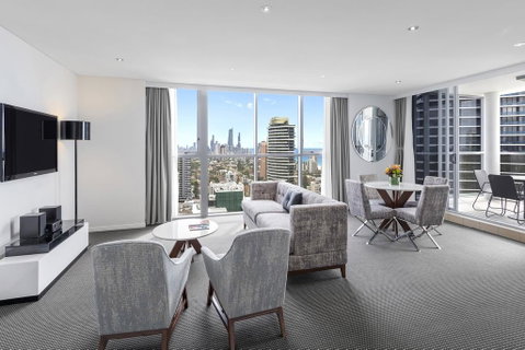 Meriton Suites Broadbeach - Tourism TAS 1