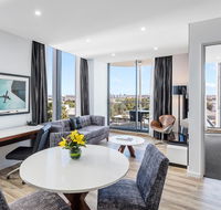 Meriton Suites Mascot Central - Tourism TAS