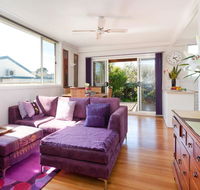 METRES TO THE BEACH - MORNINGTON - Hobart Tourism