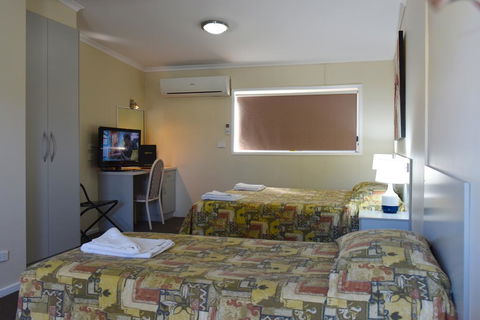 Mia Motel - Hobart Tourism 1