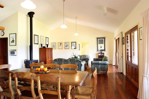 Midnights Promise Estate - Tourism TAS 2