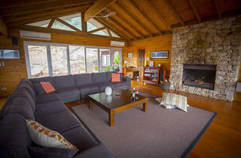 Milbrodale Lodge - Hobart Tourism 3