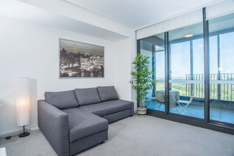 Minimalism Modern Apartment, Waterview, Parking, IGA - Hobart Tourism 1