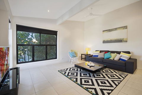 Minutes Walk To Peregian Beach And Surf! - Unit 1/28 Pelican Street - Hobart Tourism 2