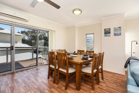 Moana Dreams - Hobart Tourism 1