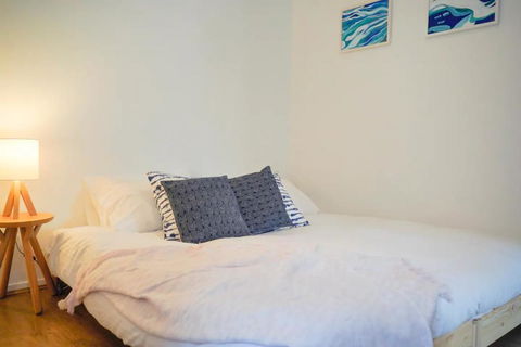 Modern 2 Bedroom Apartment Close To Beach And City - Hobart Tourism 3