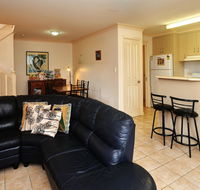 Modern 3 Bedroom Townhouse - Hobart Tourism