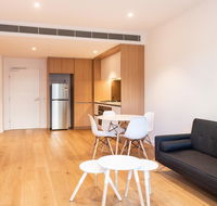 Modern Apartment in Darling Harbour - Tourism TAS