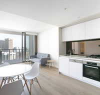 Modern Apartment in Darling Harbour - Tourism TAS