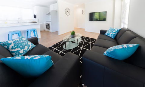 Modern Home Away From Home - Hobart Tourism 2