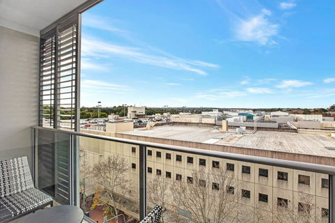Modern Studio Apartment In Chatswood - Hobart Tourism 3