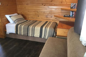 Mole Creek Cabins with Tourism TAS