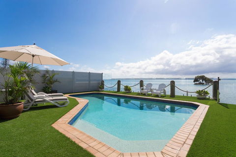 Moreton Bay Beach Lodge - Hobart Tourism 0