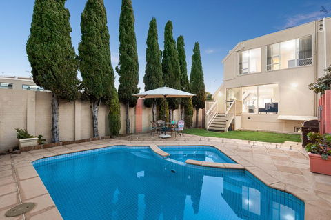Mornington - Esplanade Escape - Hobart Tourism 1