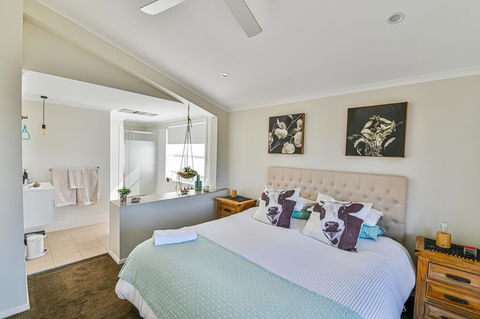 Mortimers Wines - The Canopy Loft - Hobart Tourism 1