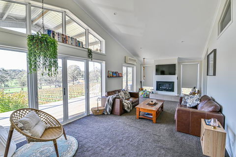 Mortimers Wines - The Canopy Loft - Hobart Tourism 0
