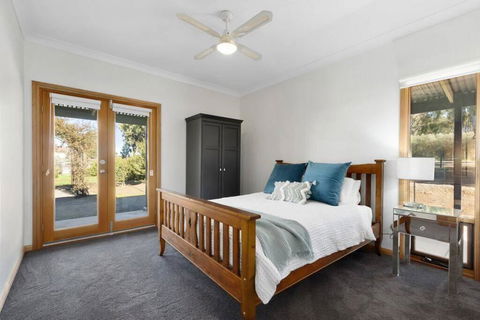 Moss's Place - Hobart Tourism 2