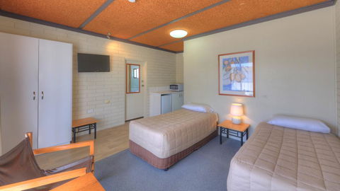 Motel Meneres - Hobart Tourism 2