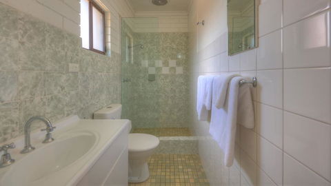Motel Meneres - Hobart Tourism 3