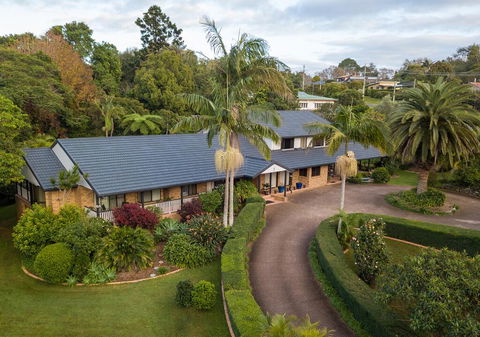Mountain Sanctuary B&B - Hobart Tourism 0