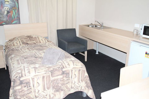 Mt Isa Irish Club Accommodation - Tourism TAS 1