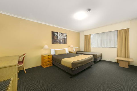 Mt Ommaney Hotel Apartments - Tourism TAS 3