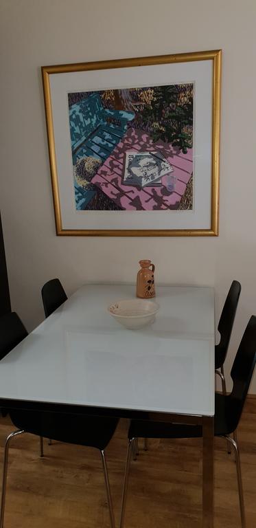 Mt.Lawley Superb 2 BR Location Comfort, Style 2 - Hobart Tourism 3