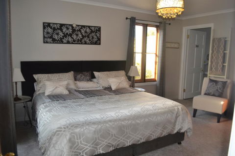 Mulberry Cottage Unique B&B Accommodation - Tourism TAS 0