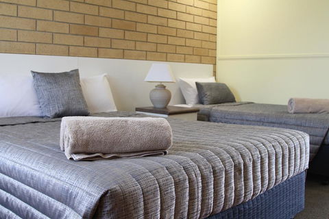 Mundubbera Motel - Hobart Tourism 0