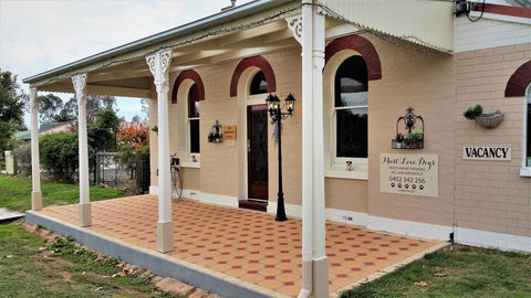 Must Love Dogs B&B & Self Contained Cottage - Tourism TAS 0