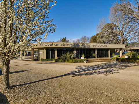 Myrtleford Motel On Alpine - Hobart Tourism 0