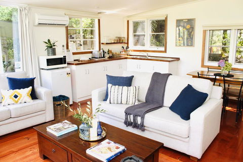 Nagoondie Studio - Tourism TAS 2