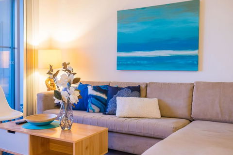 Near Airport & Train Station Stylish Two-Story Apartment - Tourism TAS 1