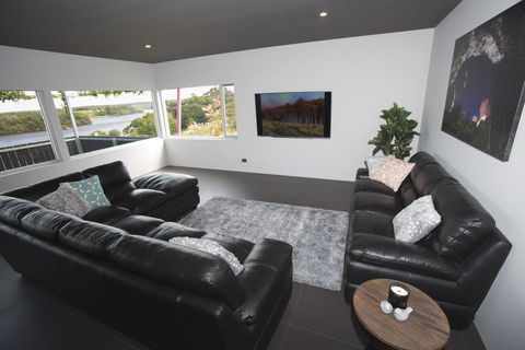 Nelson Victoria Luxury Holiday Accommodation - Hobart Tourism 3