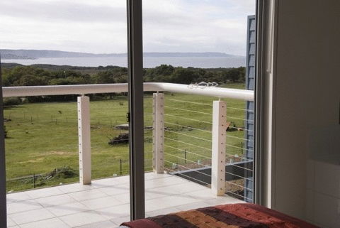 Cosy Corner Sea View Apartments - Hobart Tourism 9