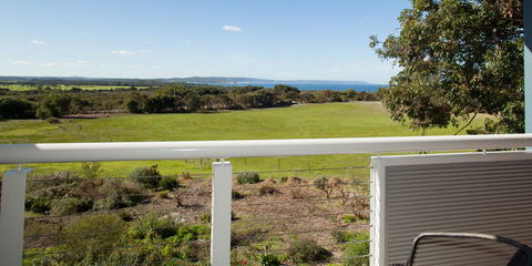 Cosy Corner Sea View Apartments - Hobart Tourism 8