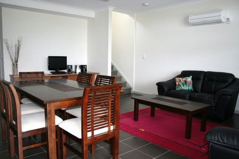 Cosy Corner Sea View Apartments - Hobart Tourism 6