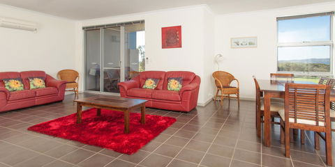 Cosy Corner Sea View Apartments - Hobart Tourism 11