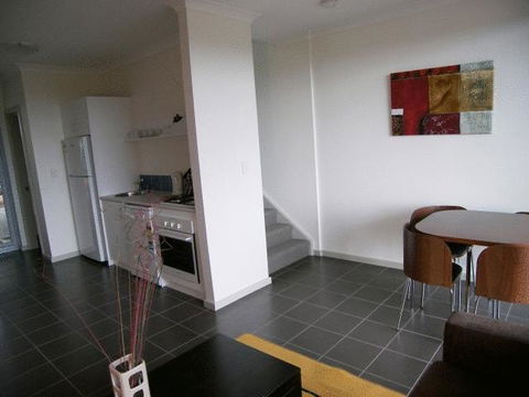Cosy Corner Sea View Apartments - Hobart Tourism 5