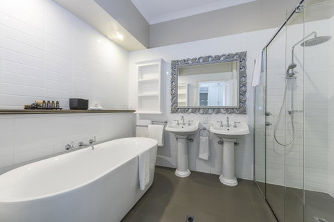 Grand Mercure Basildene Manor - Tourism TAS 20
