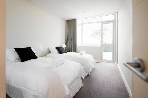 Claremont Quarter Luxury Apartment - Hobart Tourism 4