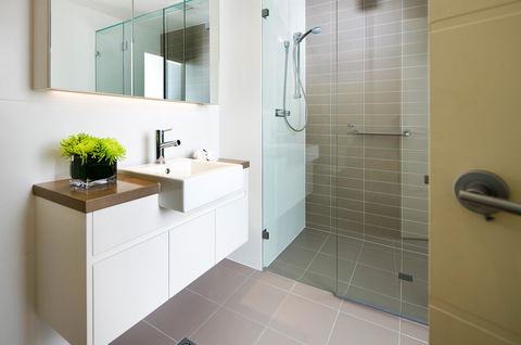Claremont Quarter Luxury Apartment - Hobart Tourism 9