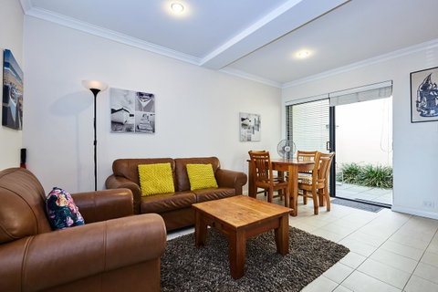 Fremantle Townhouse U/5 - Tourism TAS 3