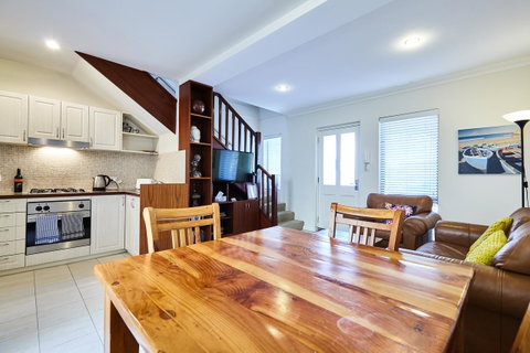 Fremantle Townhouse U/5 - Tourism TAS 2