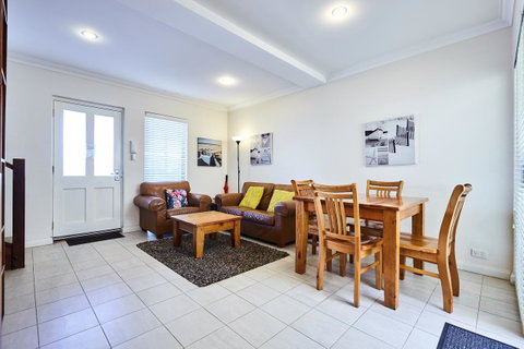 Fremantle Townhouse U/5 - Tourism TAS 4